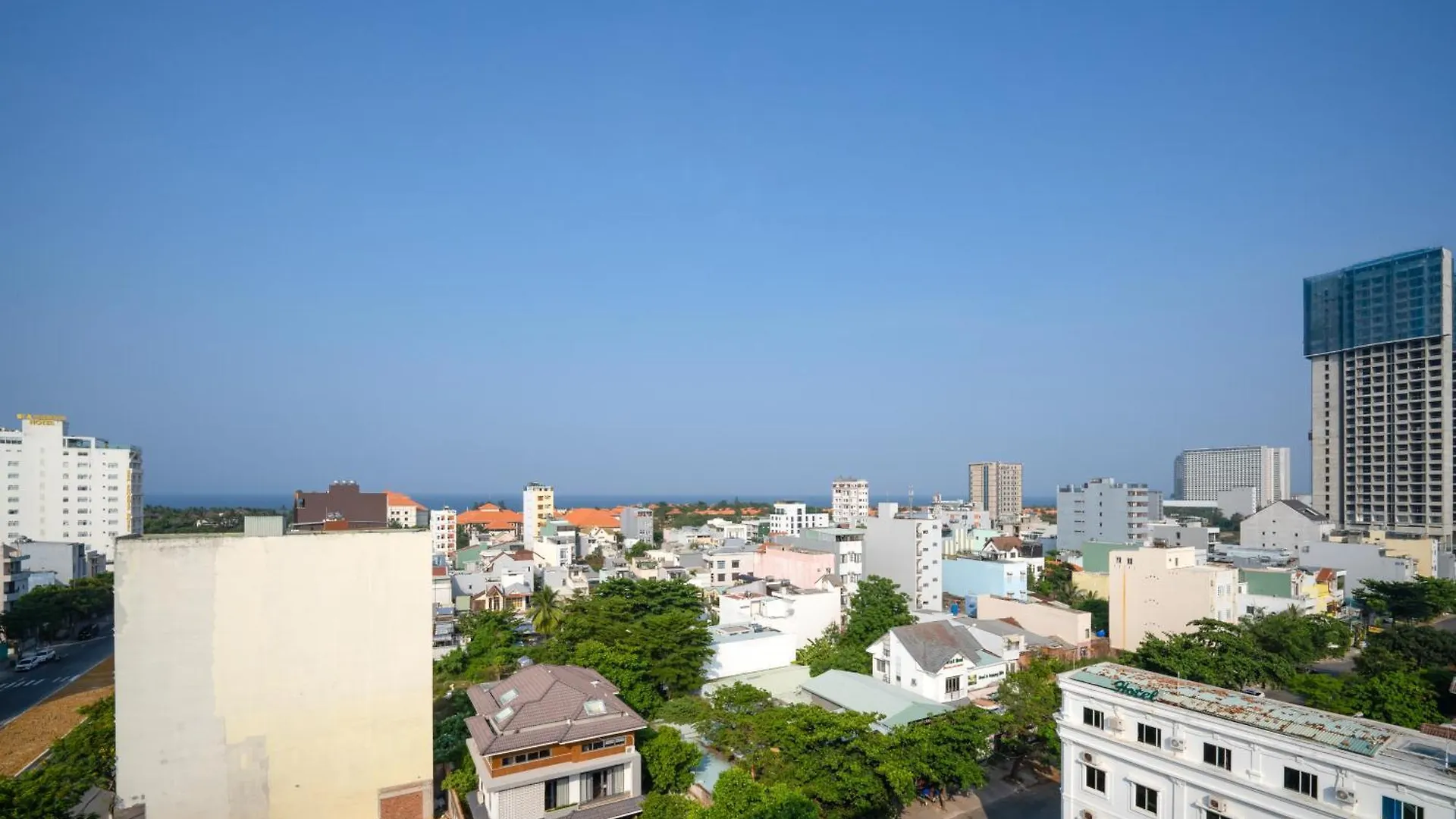 Titan Hotel Da Nang